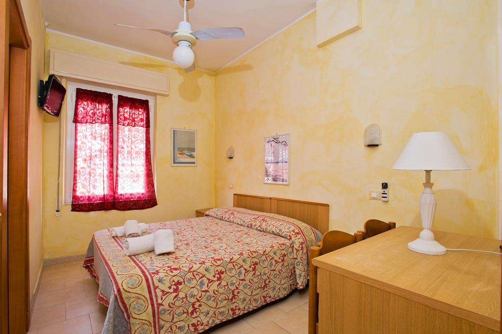 Hotel Lido Pietra Ligure Bilik gambar