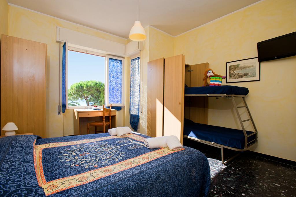 Hotel Lido Pietra Ligure Bilik gambar
