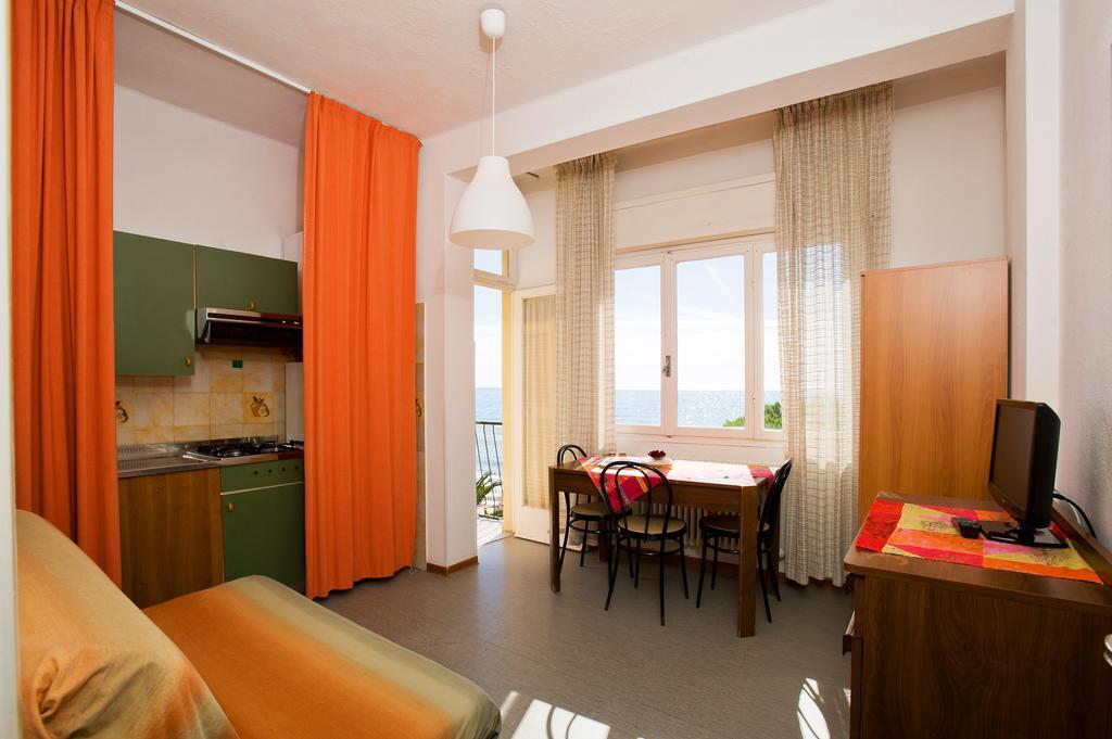 Hotel Lido Pietra Ligure Bilik gambar