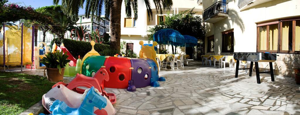 Hotel Lido Pietra Ligure Luaran gambar