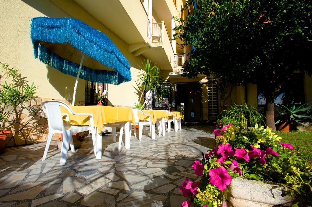 Hotel Lido Pietra Ligure Luaran gambar